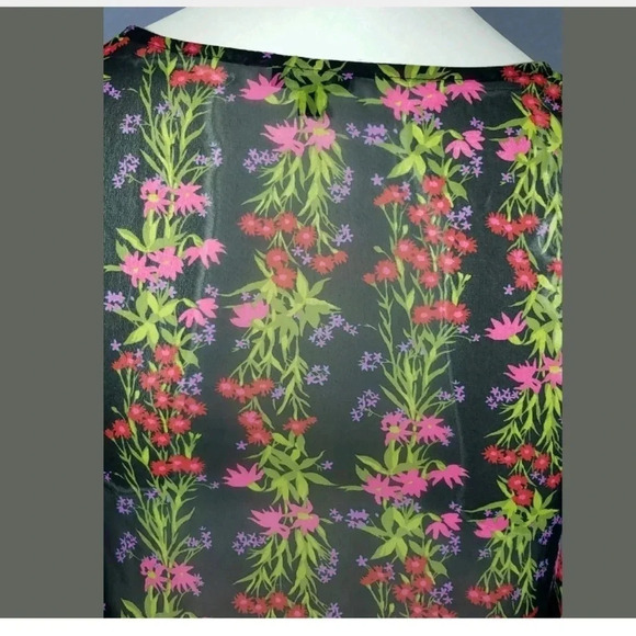 Lily White Top Blouse #5303 Size Small Floral - Picture 4 of 5